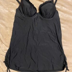 💰Smart and sexy 36C swimsuit top black.